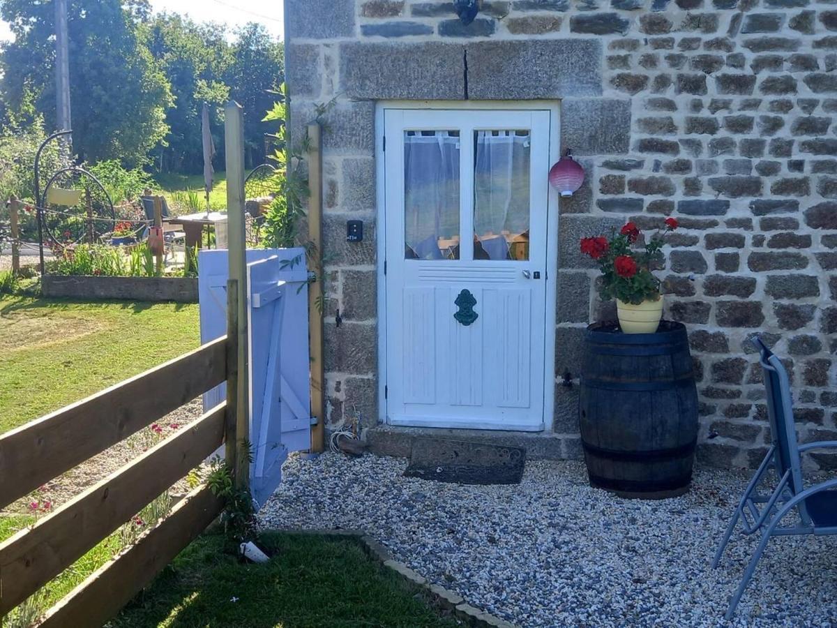 Mortain-Bocage - 2-Bed Wisteria Cottage - Sleeps 4 Notre-Dame-du-Touchet Екстер'єр фото